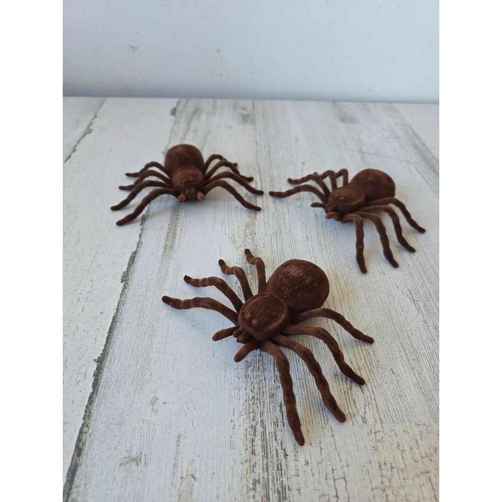 Tarantula spider realistic life-size lifelike Halloween props Brown plastic